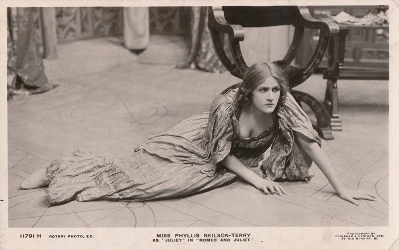 Phyllis Neilson-Terry as Juliet in "Romeo and Juliet"