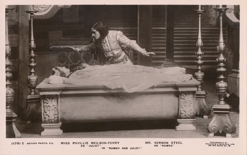 Phyllis Neilson-Terry as Juliet and Vernon Steel as Romeo in "Romeo and Juliet"